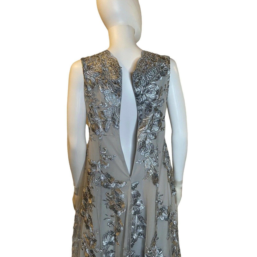 Quiz Gray Embroidered Scallop Neck Dip Hem Dress US 8 UK 12 NWT Org $170 - Picture 5 of 10